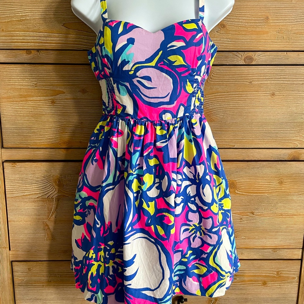 STUNNING Lilly Pulitzer Pulitzer sundress with adjustable straps and pockets!